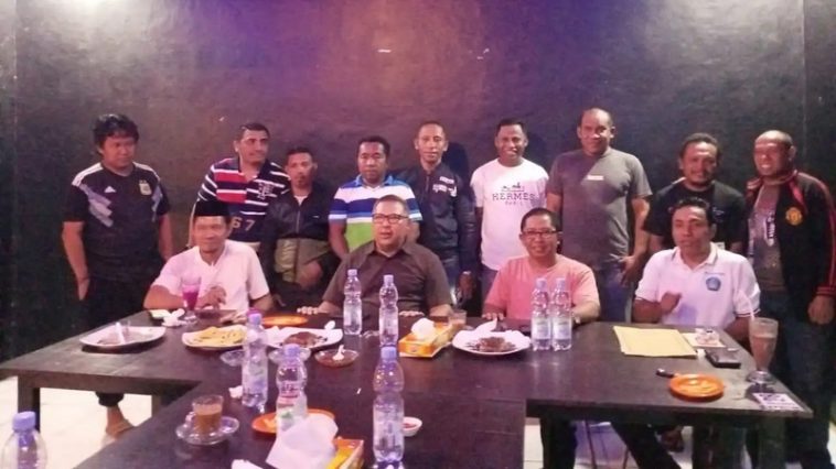 Foto bersama usai rapat pembentukan panitia Musda III KAHMI Kepulauan Sula, Maluku Utara, pada Jumat (11/2/2022). Foto Transtimur.com