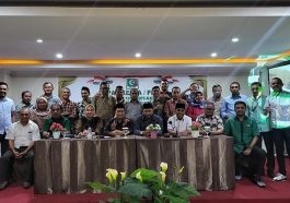 Segenap pengurus MW KAHMI Maluku foto bersama usai mengadakan rapat kerja di Kota Ambon, Maluku, pada Minggu (20/2/2022). Foto Instagram/@ifan.umasugi