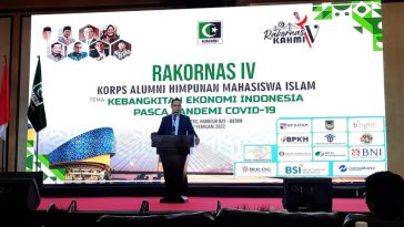 Gubernur DKI Jakarta, Anies Baswedan, memberikan orasi ilmiah dalam penutupan Rakornas IV KAHMI di Kota Batam, Kepri, pada Sabtu (26/2/2022). Dokumentasi Panpel Rakornas IV KAHMI