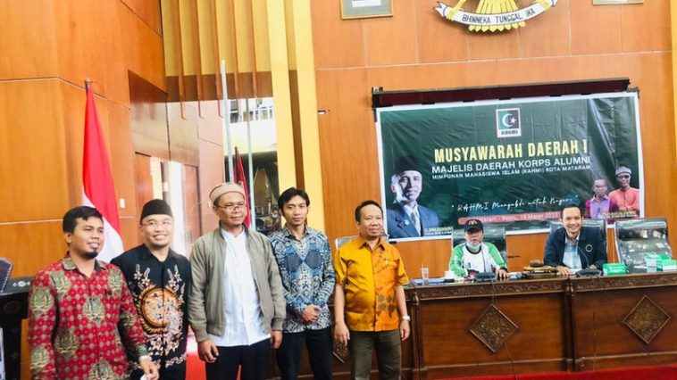 Kelima Presidium terpilih MD KAHMI Kota Mataram periode 2022-2026 foto bersama di sela-sela Musda I KAHMI Kota Mataram, NTB, pada Sabtu (19/3/2022). Dokumentasi Paramedia