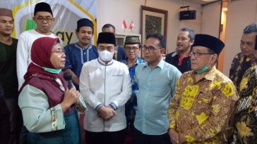 Direktur Utama PT Insan Cita Mandiri Sejahtera, Hanifah Husein (kerudung merah), dalam peluncuran KAHMI Payment (K-Pay) di KAHMI Center, Jakarta, pada Sabtu (23/4/2022). Foto LMD MN KAHMI/Subhan Saka