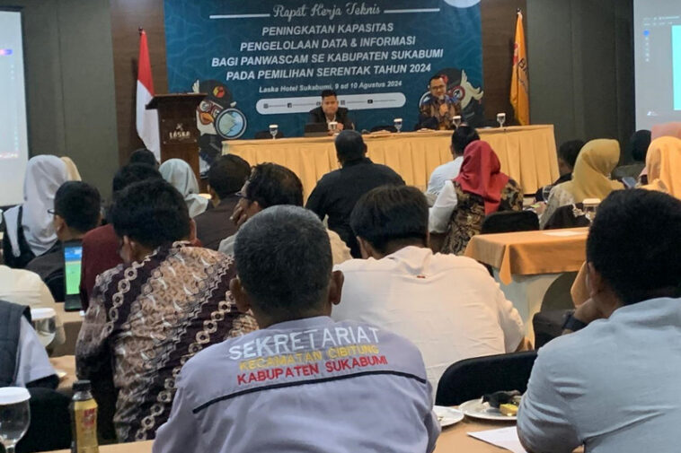 Direktur Eksekutif Human Studies Institute (HSI), Rasminto, menjadi narasumber Rakernis Pengelolaan Data dan Informasi bagi Panwascam se-Kabupaten Sukabumi, Jabar, pada Jumat (9/8/2024) malam. Dokumentasi pribadi